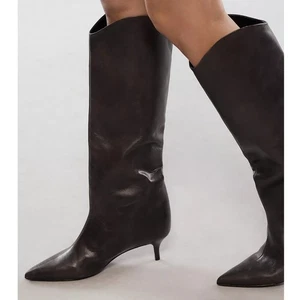 SCHUTZ Maryana Lo Leather Boots Grey Kitten Heel Pointed Toe Women's 6B - Picture 1 of 9