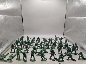 Grande lotto uomo esercito verde plastica vintage non marcato  - Foto 1 di 4