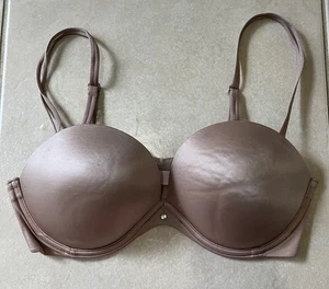 Reggiseno multiuso Victoria's Secret beige raso 36C VPush Up aggiungere senza spalline - Foto 1 di 15