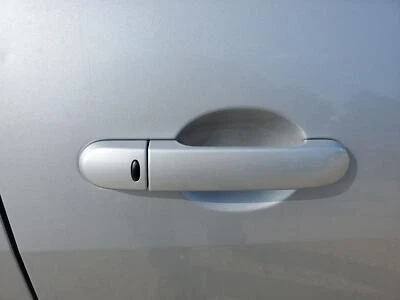 Conjunto de manija de puerta exterior delantera derecha (entrada sin llave) Nissan Versa 2007-2012 Foto 1 de 4