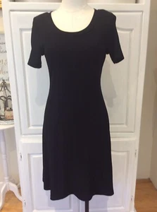 Dressbarn Dress NWOT’S Black Knit Short Sleeve Fit & Flair Career Size 6 - Picture 1 of 7