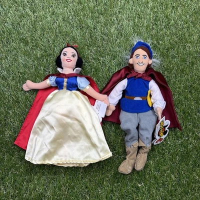 Muñecas de peluche Disney Store Mouseketoys Blancanieves y el Príncipe bolsa de frijoles de 8" Foto 1 de 4