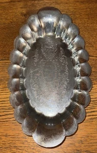 Vintage ovales geätztes versilbertes Serviertablett ~ gewellter Rand ~ unterhaltsam - Bild 1 von 10