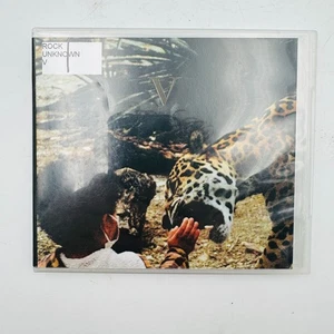 V by Unknown Mortal Orchestra (CD, 2023) - Foto 1 di 5