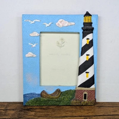 Marco de fotos de faro costero decorativo 71/2", velero náutico, 5"x31/2" Foto 1 de 4