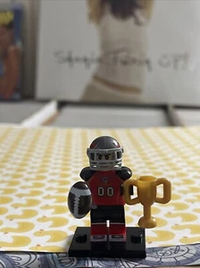 TAMPA BAY BUCCANEERS NFL FOOTBALL PLAYER TROPHY LEGO MINIFIG baker mayfield - Picture 1 of 4