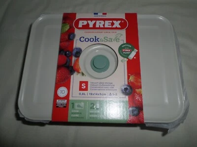 Pyrex 0.8 L Glass Storage Dish / Pyrex Vacuum Storage Dish / Cook & Save Range - Image 1 of 4