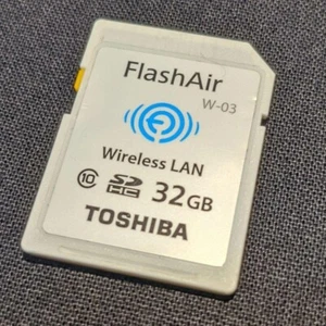 Toshiba Flashair 32GB Wireless LAN Wi-Fi SD Card SDHC Class 10 W-03 - Picture 1 of 2