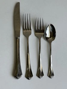 Oneida Distinction Deluxe Westgate Royal Crest Stainless Fork Knife Spoon Set 4 - Picture 1 of 4