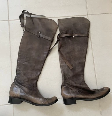Botas Charles David Mujer Talla 38.5/8.5/9 Planas Hasta la Rodilla Cuero Envejecido DEFECTUOSAS Foto 1 de 4