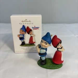 Hallmark Keepsake Ornament Love on the Lawn Gnomeo & Juliet Christmas - Picture 1 of 11