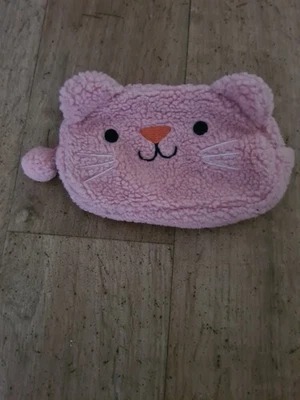 NOVELTY FURRY CAT MAKEUP BAG OR PENCIL CASE - Image 1 of 2