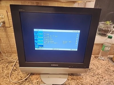 GAMING!! Samsung LT-P1745 TV/ Monitor Viewing W/ Remote 17” Flat Screen - Image 1 of 4