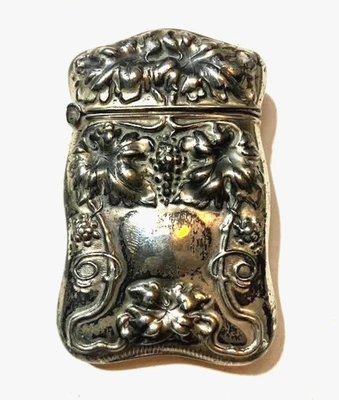 Cofre antigo Wallace Sterling Repousse fósforo de videira - Imagem 1 de 4