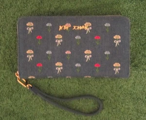 NEW BETSEY JOHNSON WRISTLET WALLET PURSE BLUE DENIM EMBROIDERED FLOWERS - Picture 1 of 5