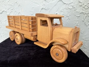 Camion in legno firmato Mack GMC Ford Chevrolet Dual Axel Dump anni '30 giocattolo - Foto 1 di 9