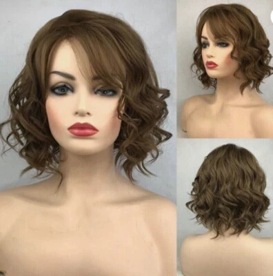 Pelucas medianas rizadas onduladas mezcla de cabello marrón calor OK mujeres pelucas de moda natural Foto 1 de 4