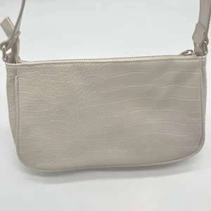 Cartera de bolsillo para mujer Wild Fable sobre el hombro. Off White Texturizado - Imagen 1 de 6