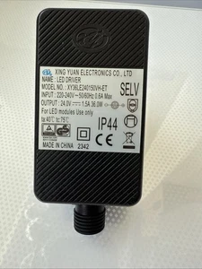 XING YUAN XY36LE240150VH-ET Repuesto LED Enchufe Transformador 24V = 1.5A 36.0W IP44 Driver - Imagen 1 de 5