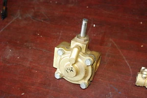 Asco 1 1/4", 2-way, NC, Brass   Valve       NEW no box,  No Coil - Picture 1 of 3