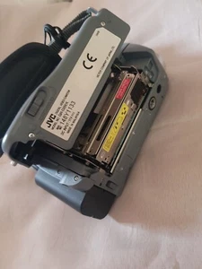 JVC DIGITAL VIDEO CAMERA. 700 X DIGITAL ZOOM. MIMI DV. - Picture 1 of 12