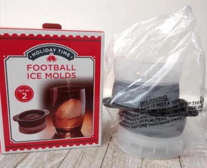 Juego de 2 moldes de hielo de fútbol Holiday Time  - Imagen 1 de 3