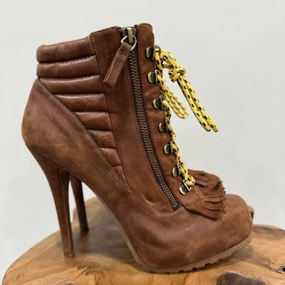 Botines Kiltie Boutique 9 de cuero con cordones al tobillo | 9,5 EE. UU. Foto 1 de 4