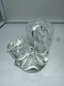 Vintage Squirrel Pressed Clear Glass Figurine Small - Picture 1 of 7