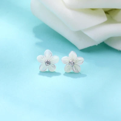 925 Sterling Silver Crystal Natural Shell Camellia Flower Stud Earrings 10mm A40 - Image 1 of 4