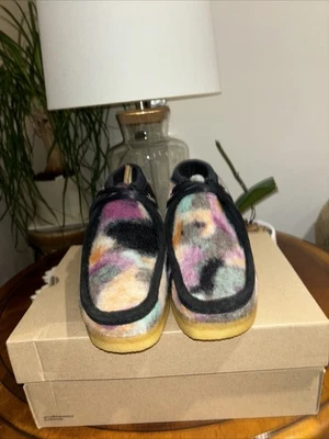 Botas chukkas Clarks Wallabee para mujer negras de lona con cordones talla 8,5 M Foto 1 de 4