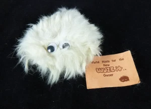 Juguete Wuzz It de Colección Años 70 Piel Real Furry Rock con Googly Eyes Pedder Co - Imagen 1 de 6