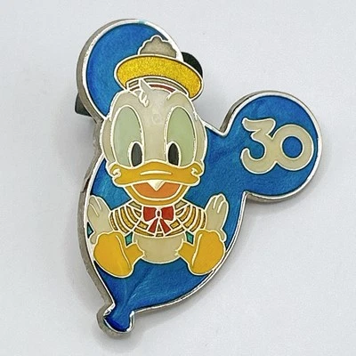 唐老鸭东京迪士尼度假区 30 周年交易徽章日本罕见 — 第 1/4 张图片