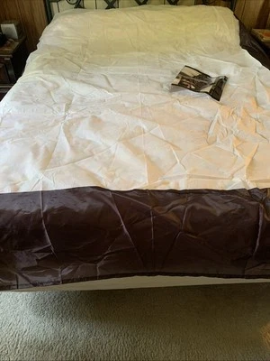NWT purple/white Bed Skirt/60x80+14/Bedding/Linens/Machine Wash/Queen Sz./Square - Image 1 of 4