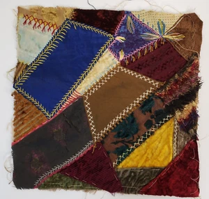 Antiker verrückter Quilt 11 Zoll quadratischer Block Flanellrücken Samt Satin Stickerei - Bild 1 von 13