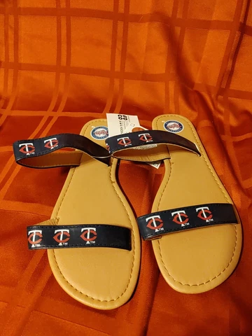 MLB-Minnesota Twins-Women’s size L Sandals/Flip Flops New Licensed By FOCO Cover