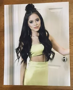 BELLA FOTO A COLORI JENNA ORTEGA 8X10 MERCOLEDÌ ADDAMS - Foto 1 di 1