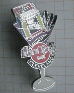 HARD ROCK CAFE / CLEVELAND MARTINI GLAS WITH JUKEBOX .......... HRC Pin (243k) - Picture 1 of 1