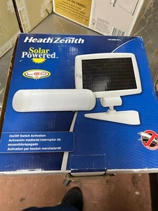 Heath Zenith HZ-8488-WH White Solar LED Motion Security Light - Picture 1 of 4