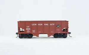 HO Scale Accurail Lehigh Valley 55 Ton Twin Hopper LV 18206 Excellent - Picture 1 of 7