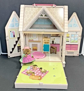 KidKraft Carry Along Dollhouse Playset Plus Extras Critters Woodzees Honey Bee - Picture 1 of 9