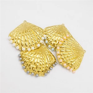 Dije de concha dorada de 2 piezas con colgante de acero inoxidable de perlas de imitación hágalo usted mismo hallazgos de joyería - Imagen 1 de 11
