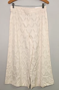 Chicos Mujer Talla 0.5 (6) Beige Pierna Ancha Texturizado Pantalones Cortos Minimalista Elegante - Imagen 1 de 9