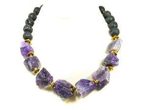 Collar de piedras preciosas lava y amatista piedras crudas en forma de pepitas - Imagen 1 de 2