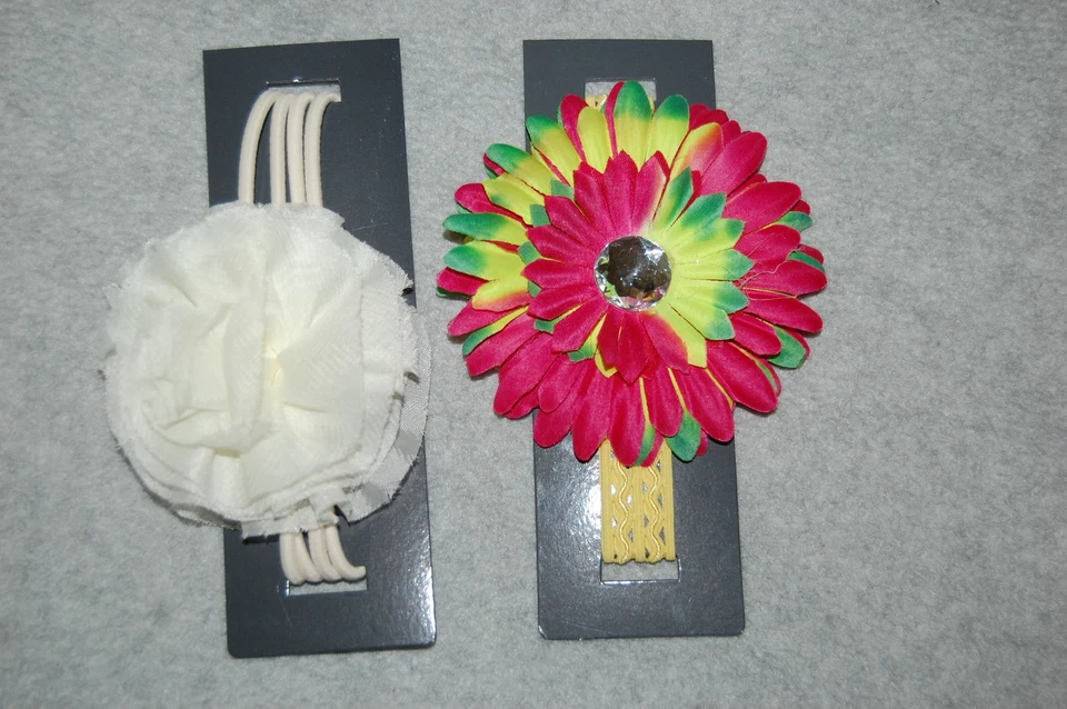 LOTE DE 2 DIADEMAS DE MODA Multicolor Margarita 4" FLOR Off White ELÁSTICA para niñas Foto 1 de 1