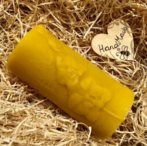 1x Handmade Pure Beeswax Large Pillar Candles With Orchid 13.5 x 6.5 cm / 60+Hr - Picture 1 of 4