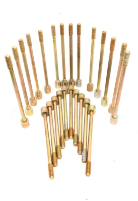 1 件保时捷气缸盖螺柱和螺母(不适用于 '73 2.7L Carrera)多种可用 — 第 1/4 张图片