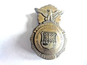 Vintage Small Size United States Air Force Security Police Pinback Badge - Bild 1 von 2