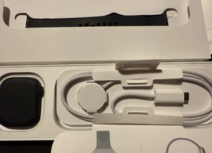Apple Watch Series 10 (GPS) 46mm avec bracelet sport noir de jais M/L - MWWQ3LW/A - Photo 1 sur 3
