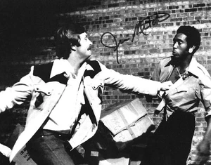 James "Jim" Mitchum handsigniertes 8x10 Foto In Harm's Way Schauspieler Film Echtheitszertifikat ANSEHEN! - Bild 1 von 1