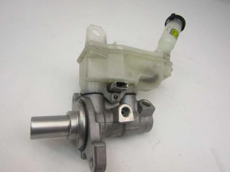 Nissan Cube CVT 2009-2014 ABS cilindro maestro de freno depósito de líquido botella tanque  Foto 1 de 4